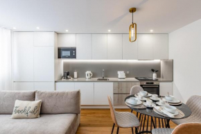 Pestana Apartments - In city center, Modern, New and Cozy